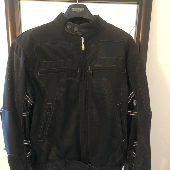 Triumph kevlar motorcycle jacket with armor. EUC - Picture 2 of 3